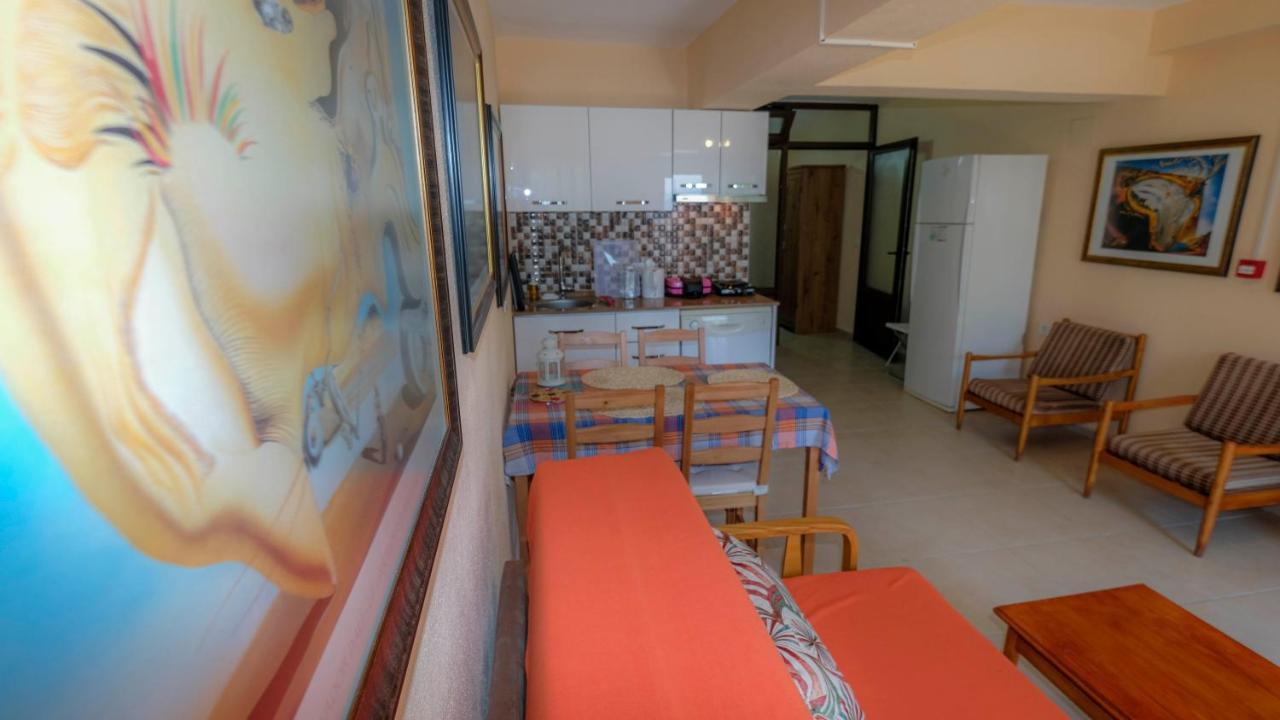 Teras Butik Apart 卡拉布伦 外观 照片