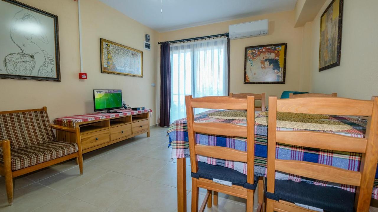 Teras Butik Apart 卡拉布伦 外观 照片