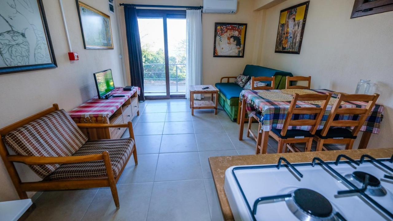Teras Butik Apart 卡拉布伦 外观 照片